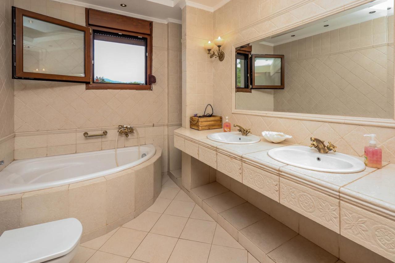 Suite Acropolis Serres Next To Center Esterno foto